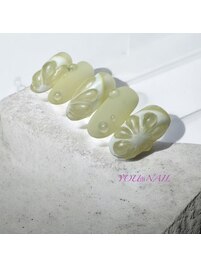 ぷっくり弾ける旬のレモンネイル