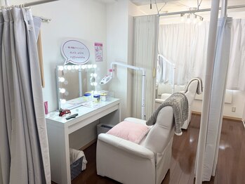 エクシアホワイト 福岡六本松/リラックスできる店内