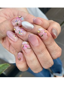 トータルサロン 白べぇーっ プラス/フラワーネイル