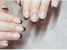 イユ ド ラペ(Yeux de LAPAIX)/フレンチネイル初回4,950円