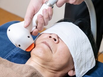 ランプ/施術風景(髭脱毛)