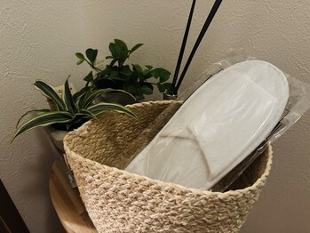 サロンドカラン(Salon de Calin)/スリッパは清潔感のある使い捨て