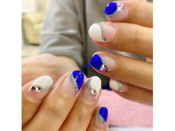 ネイルルージュ(Nail Rouge)/斜めフレンチ、大人ビジュー