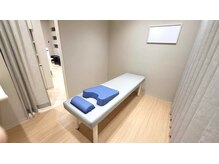 アイキュア鍼灸接骨院 Echika池袋(iCure鍼灸接骨院)の雰囲気（駅チカ★綺麗でおしゃれな店内で毎日の疲れをしっかり癒します♪）