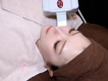 ディオーネ 西船橋駅前店(Dione)の写真/【最後の仕上げ顔脱毛にも◎】コラーゲン生成機能搭載の美肌お顔脱毛+美白毛穴パック付き｜★初回 ¥3300　