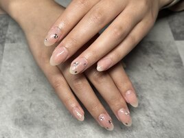 キラキララメがけチークネイル