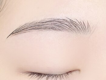 グロウ 藤沢(GLOW)の写真/骨格診断+トレンドを取り入れた似合わせデザイン♪間引き・メイク付【45分￥5,500～】あか抜けた印象へ★
