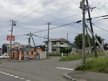 ヨサパークニコ 北広島店(YOSA PARK nico)/右手にネパールダイニングがあり