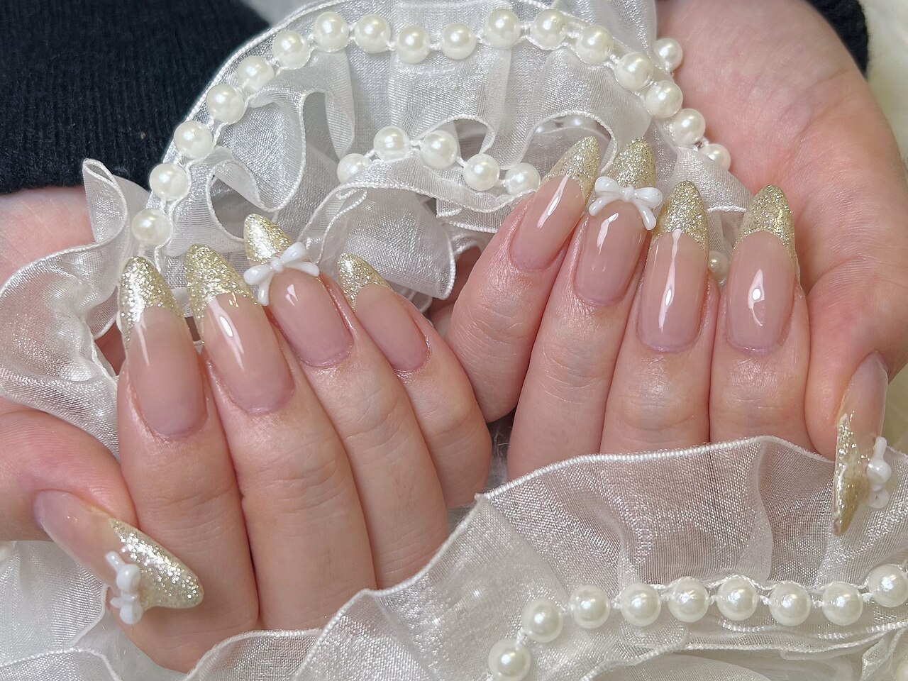 2026年冬トレンド】キラキラフレンチのネイルデザイン集｜人気順｜2