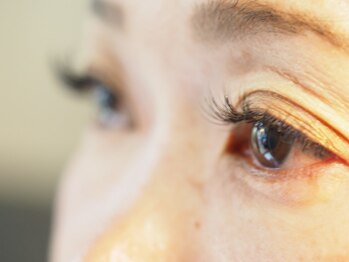 アバンギャルド(Avantgarde)の写真/まつげ1本1本が自然に伸びているようなナチュラルで上品な目元を演出☆失敗したくない方や本物志向の方に◎