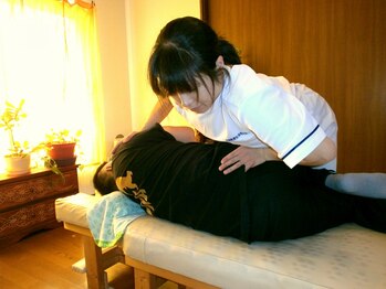 カイロプラクティック 天(SORA)/施術風景(骨盤)