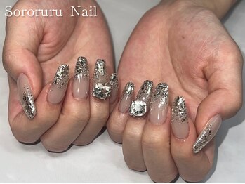 ソロルル ネイル(Sororuru Nail)/ラメグラ×ビジューネイル