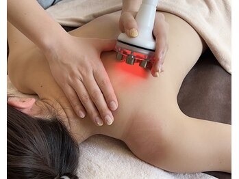 エイシスグロウ(asis glow.)の写真/花嫁様限定クーポン有♪脂肪燃焼液導入×サーマクールorハイパーナイフでしっかりアプローチ◎魅せる背中へ