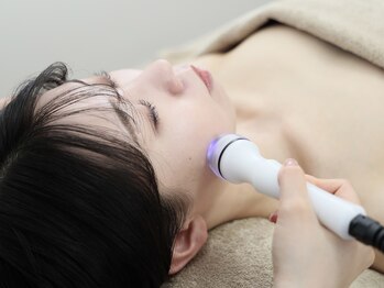カリスの写真/【小顔ハイパーナイフ＋肩首/ヘッドスパ￥7700】二重顎撃退★360度立体小顔♪肩こりが辛い方にも！