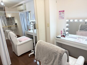 エクシアホワイト 福岡六本松/リラックスできる店内