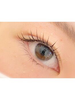 ナチュラル上品な目元にしたい