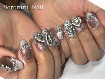ソロルル ネイル(Sororuru Nail)/マグネットフレンチ×埋め尽くし