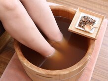 ユウセン(悠泉)/ひのき桶の足湯は大人気です