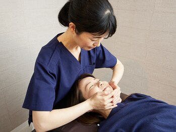 ア ニュームーン 京都烏丸店(a New Moon)/小顔矯正施術