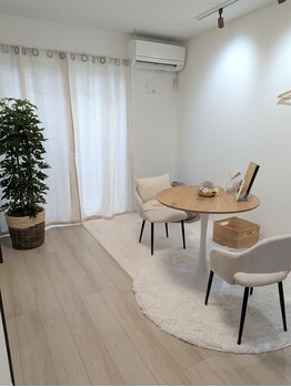 美顔デザインsuu.~若見えと歪み矯正専門の小顔サロン~/【店内の様子】カウンセリング室
