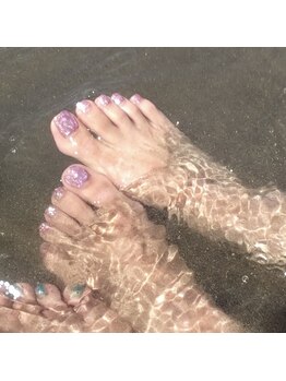 ニュイ(Nuit)の写真/足元のおしゃれはフットネイルで決まり！ビーチも観光もプールも、旅行を最高に楽しむ◎
