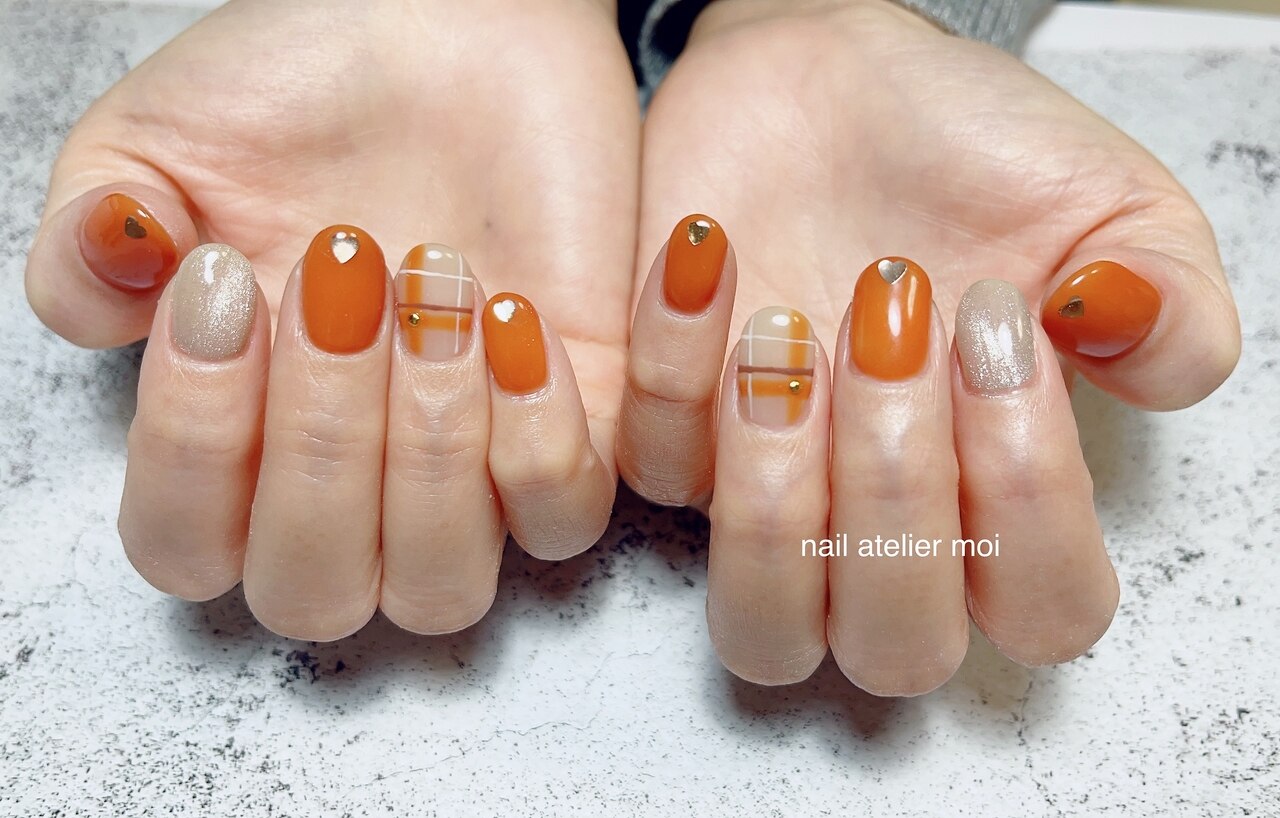 2025年-2026年冬トレンド】チェック柄のネイルデザイン集｜人気順