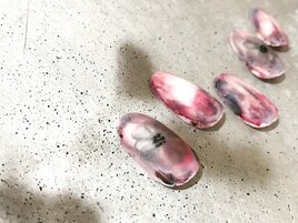 ピンクブリーディングフラワー