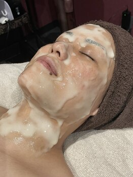 グロー(GLOW)/炭酸パック