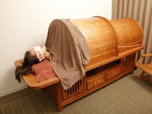 健楽/施術の様子*寝ながらよもぎ蒸し