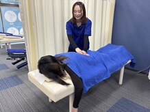 矯正専用のベッドを使い歪みを整えます。