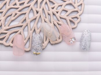 アムルーズ(Amoureuse)/ネイルデザイン