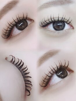 クレヴィア(Crevia)の写真/【持続力・濃密さ・軽さを兼ね備えた最先端バインドロック】ボリュームのある目元に仕上がります★