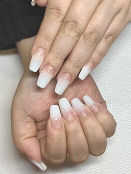 クイーン(Queen)/スカルプホワイトグラデーション