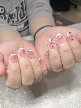 アイリス ネイルアンドアイラッシュ(IRIS nail&eyelash)/チーク×マグネットネイル