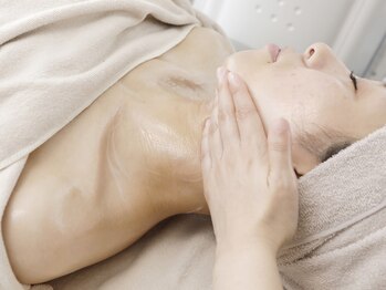 ナナラ(Nanala)の写真/ハリ、弾力を取り戻したい方に☆コラーゲンとヒアルロン酸で内側からしっかりケア♪マッサージでリフトUP◎