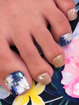 カラーズ 浜松店(colors)/フラワー清楚ネイル♪