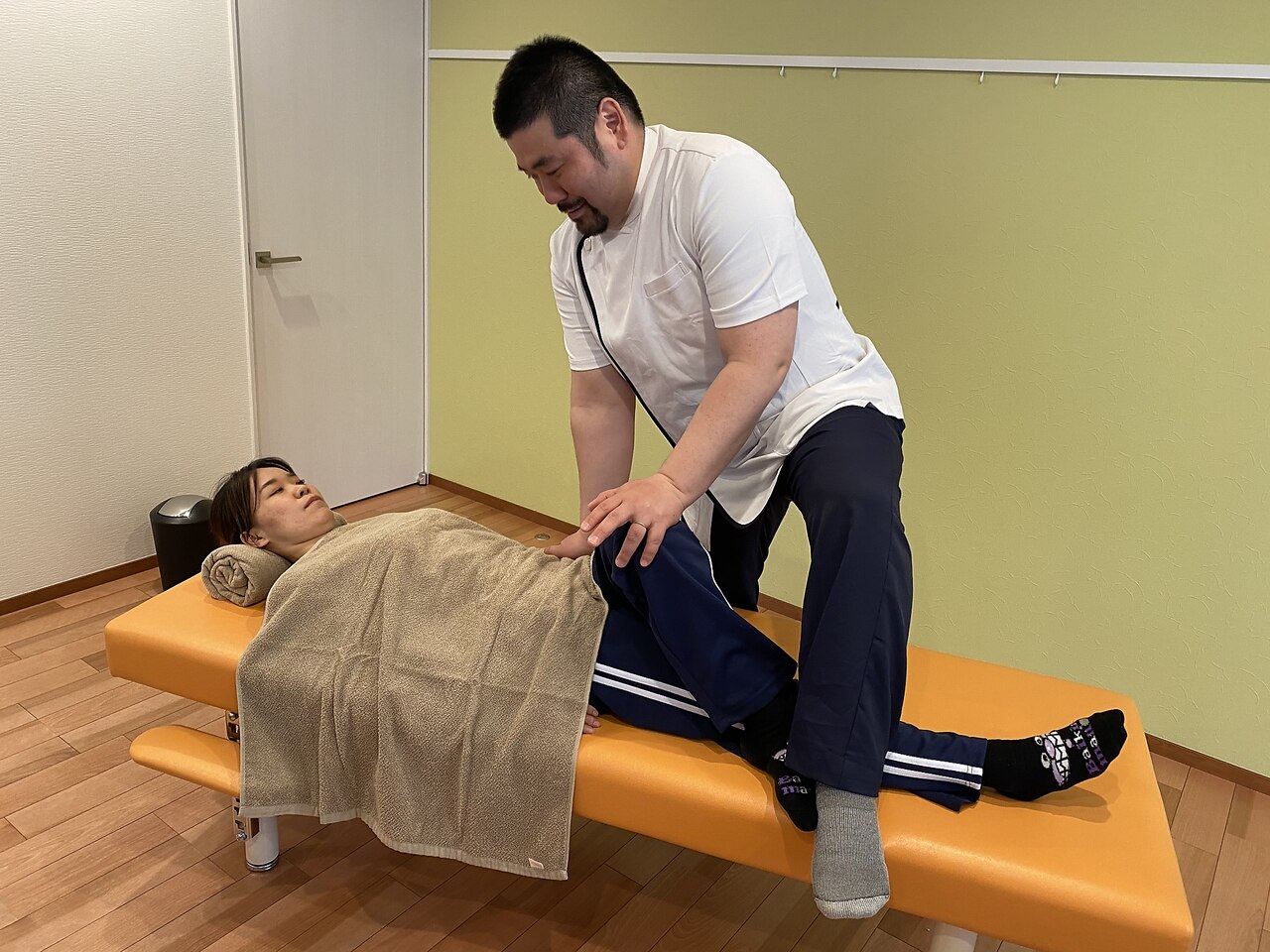 骨盤矯正+全身ほぐしコース60分　\7,590