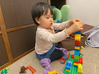 子育てママの整体サロン/施術中のお子様の様子