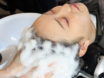 シャウルデッサン(CHARLESDESSIN)の写真/眠りが浅い、呼吸が浅い…そんなあなたに。ヘッドスパ×矯正で、心も身体も深く癒される極上の時間を♪