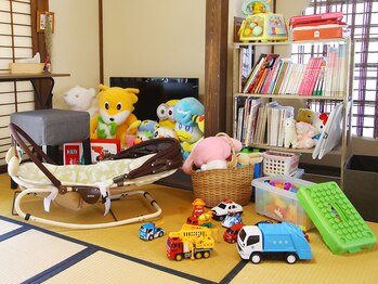 まもる整体サロン 新山口店/バウンサーやおもちゃの充実