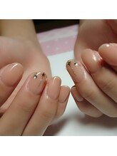 心の郷/ベージュ×キラキラスターネイル