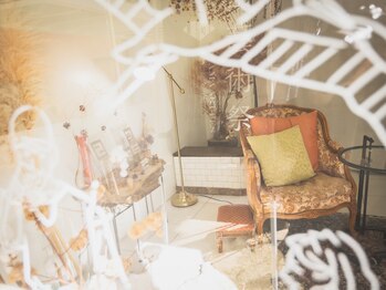 ワンスアポンアタイム(Once upon A time)/あたたかい陽の光が差し込む空間