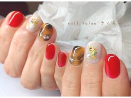 こっくりカラーのべっこうネイル