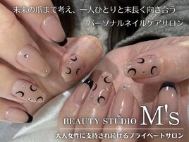 マリーンセル　ネイルデザイン