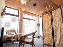 タカサキ リラクゼーション カシス/玄関から店内の様子