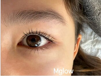エムグロウ(Mglow)の写真/《似合わせカウンセリング付◎》持ちの良さに自信あり！ケラチンTr付まつげパーマが通いやすい価格です♪