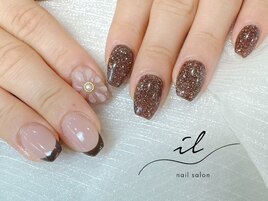 フラッシュ×フレンチネイル