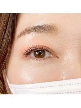ソミ(SOMI)の写真/【大人上品なナチュラル美】自まつげを活かした"やりすぎない"抜け感デザインで、毎日のメイクを時短★