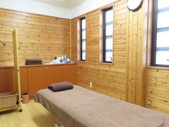 新保鍼灸治療室の写真/東洋医学に基づいた独自の施術で疲れ解消！健康を一緒に取り戻しましょう。お悩み解消はお任せください。