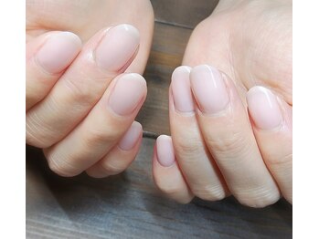 ナチュラルカラーで指先美人